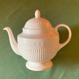 Wedgwood Edme White teapot